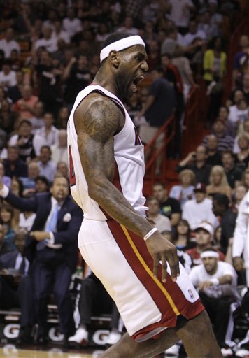 马刺篮球：独特战术体系铸就辉煌（马刺之道：独到战术体系成就传奇）