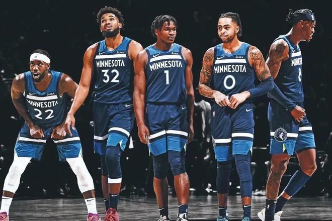 本泽马解锁吉达联合生涯第50球里程碑，俱乐部发布海报祝贺（本泽马为吉达联合攻入第50球，俱乐部发海报庆祝里程碑）