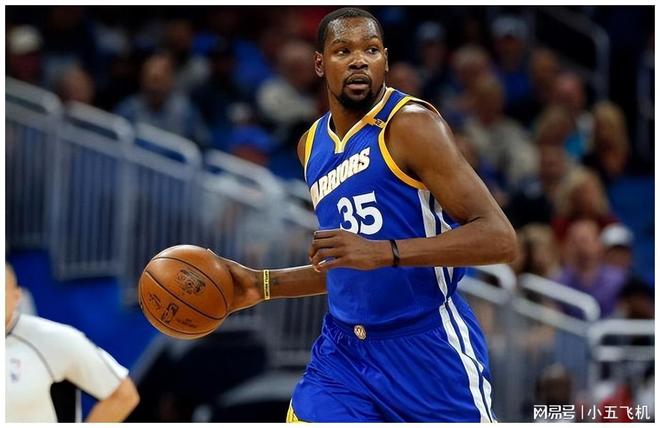 意媒：为避免球迷干扰，斯帕莱蒂决定尤文不在那不勒斯过夜（意媒：为防球迷滋扰，斯帕莱蒂安排尤文赛后不在那不勒斯留宿）