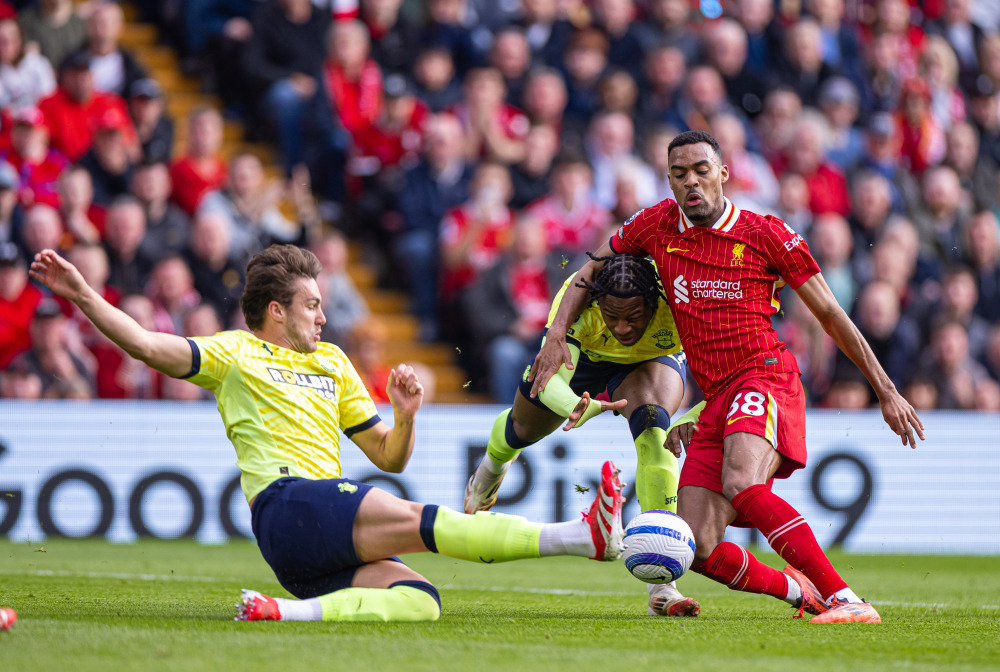 迈尼昂：意超杯目标是再次夺冠，合同问题不会影响球场状态（迈尼昂：力争再夺意超杯，合同问题不影响场上表现）