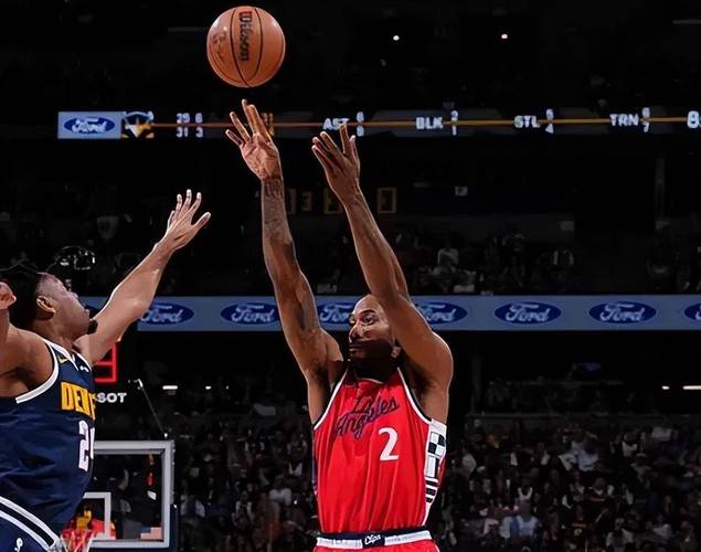 篮球勇士替补球员连续三场得分上双（勇士替补球员连续三战得分上双）