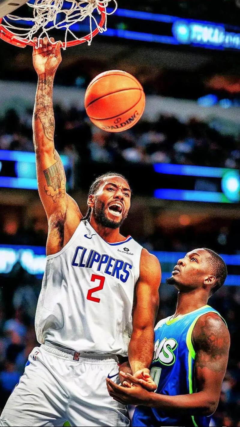 3次犯规成隐患！约基奇半场10中5拿12分5板（三犯在身成隐忧：约基奇半场12分5板，10投5中）