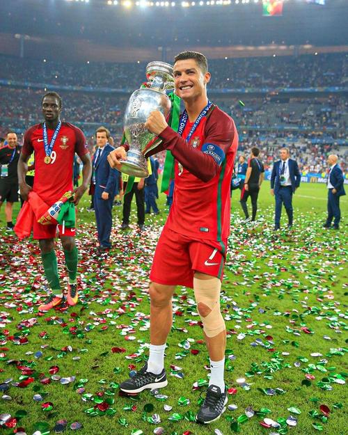 新民体育：全胜晋级，上海男篮开始“质变”？（新民体育：全胜出线，上海男篮是否迎来蜕变？）