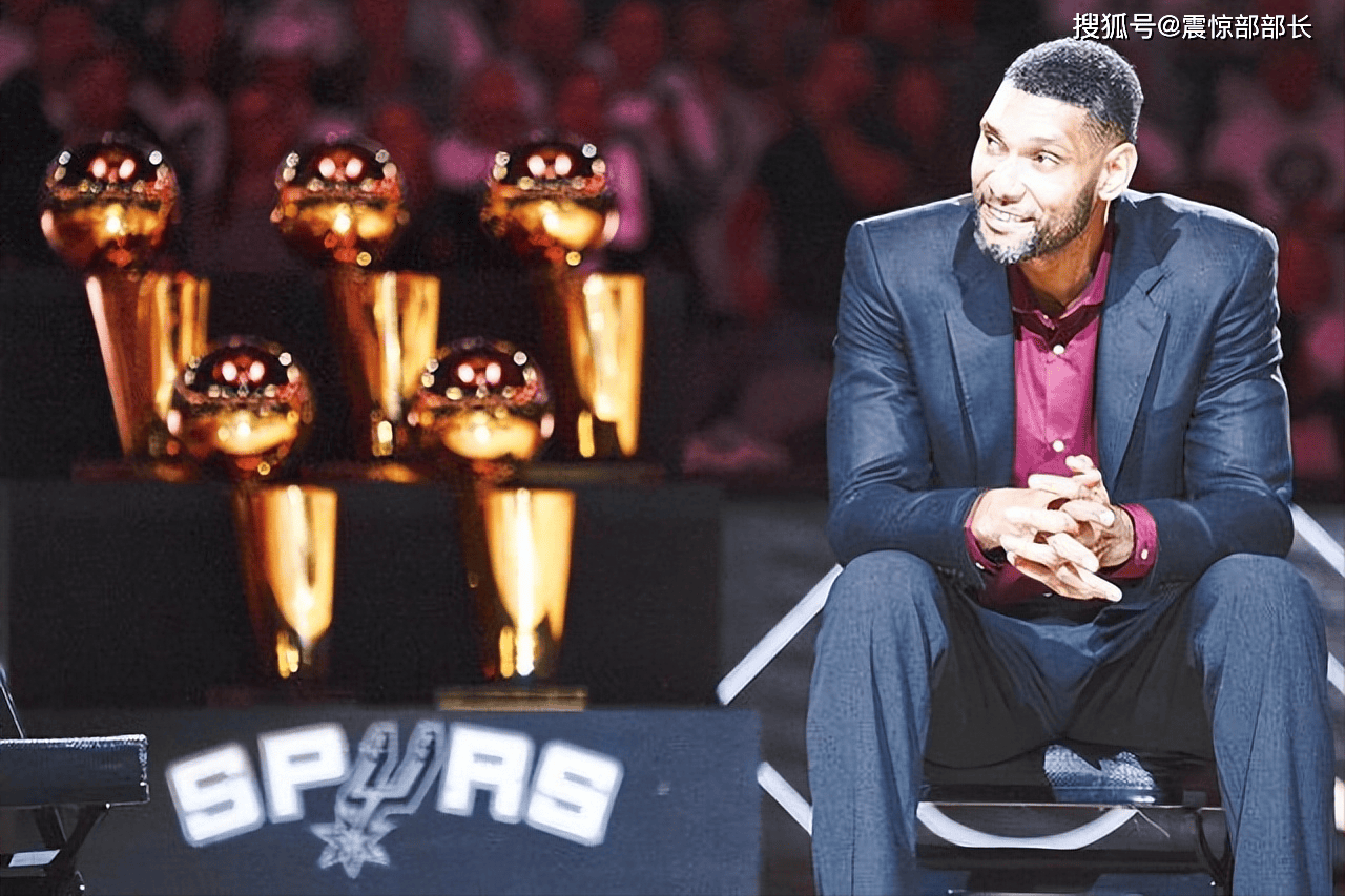 跟队记者：尤文仍在重点关注迈尼昂，球员的续约谈判陷入停滞（队记：尤文继续重点关注迈尼昂，其续约谈判已陷入僵局）