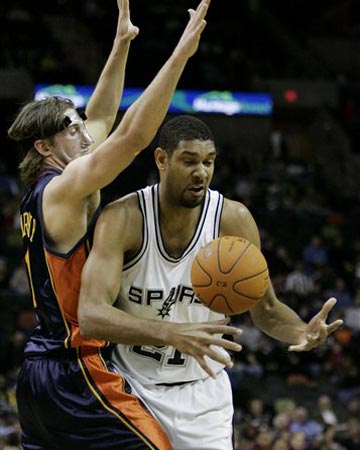 热刺官方：球员将在今天身穿中国香港特别印号球衣出战（热刺官宣：今日球员将穿着中国香港特别版印号球衣出战）