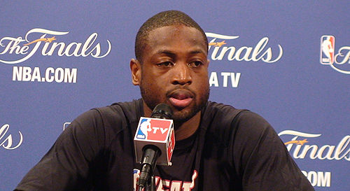 占旭刚任举重摔跤柔道中心主任，王励勤任乒羽中心副主任（占旭刚出任举重摔跤柔道中心主任，王励勤担任乒羽中心副主任）