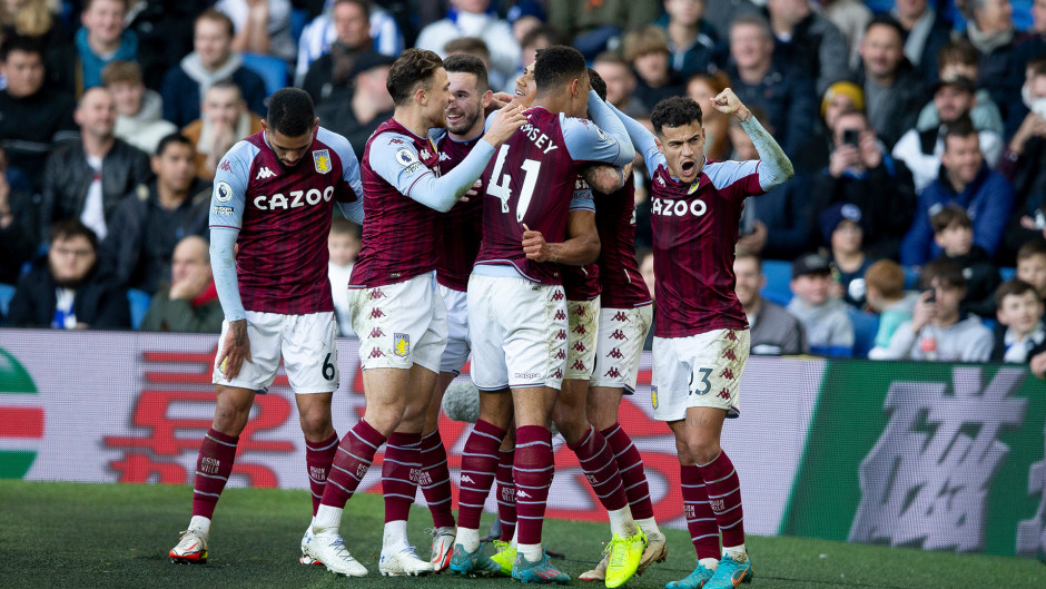 篮球CBA球队对阵激烈，比分胶着（CBA赛场激战正酣，双方比分紧咬）