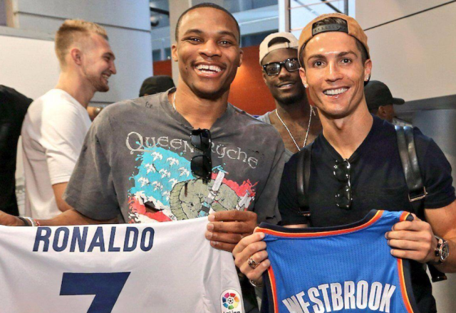 回顾邱彪失误与防守不足，深圳惜败背后（深圳惜败之因：邱彪决策失误与防守短板梳理）