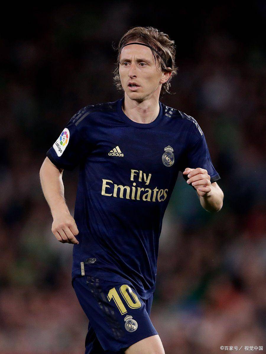 恩里克：大巴黎展现出高水准，首次看到门将连续4次扑点（恩里克：巴黎展现顶级水准，首次见门将连扑4个点球）