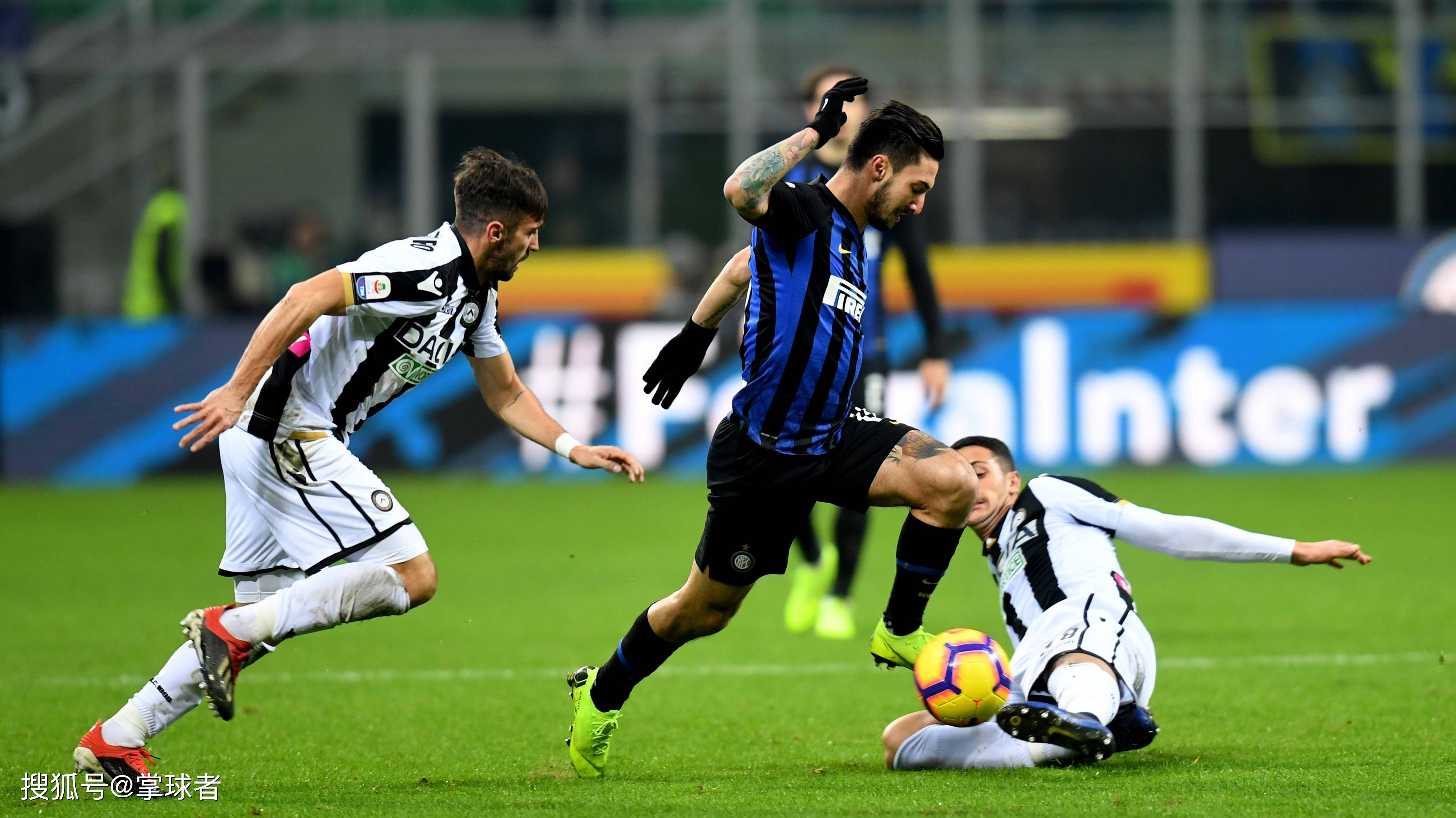 韩K联半场：林加德补时破门，首尔FC暂1-1金泉尚武（韩职联半场战报：林加德补时建功，首尔FC暂与金泉尚武1-1战平）