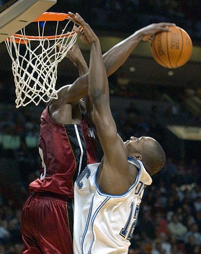 恭喜！闫鹏飞追平拉米扎纳升至CBA历史盖帽榜并列第20位（闫鹏飞追平拉米扎纳，CBA历史盖帽榜并列第20位）