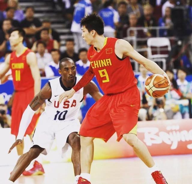 塞维利亚爆冷击败强敌震惊全西班牙（塞维利亚爆冷掀翻豪强，震撼西班牙足坛）