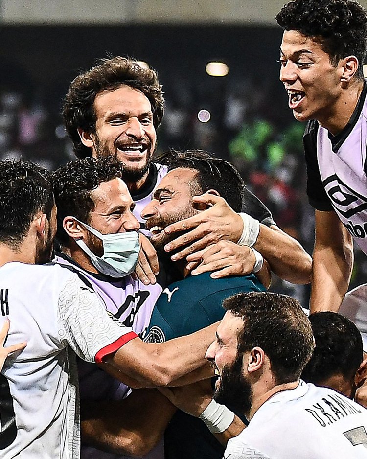 F1拉斯维加斯站：维斯塔潘夺冠！诺里斯第2，拉塞尔第3（F1拉斯维加斯大奖赛：维斯塔潘称雄，诺里斯亚军，拉塞尔季军）