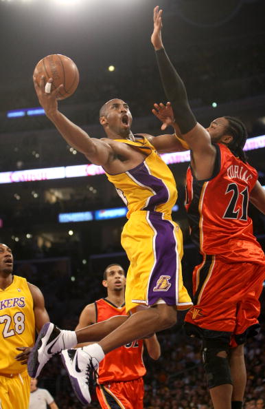 菲尔-琼斯：阿森纳可以充分利用拜仁在定位球防守上的弱点（菲尔-琼斯：阿森纳可充分利用拜仁定位球防守漏洞）