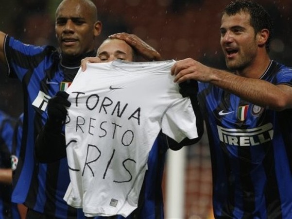 追平切尔西升英超第6！B费2射1传一战造2大神迹，曼联4-1复仇狼队（曼联4-1雪耻狼队升至英超第6追平切尔西！B费双响+助攻缔造两项神迹）